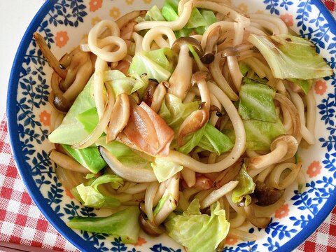 春キャベツとハムの焼うどん